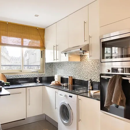 Angles - 1 à Montmartre