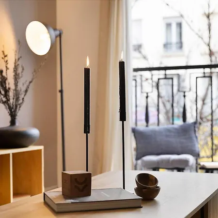 Angles - 1 A Montmartre Paris