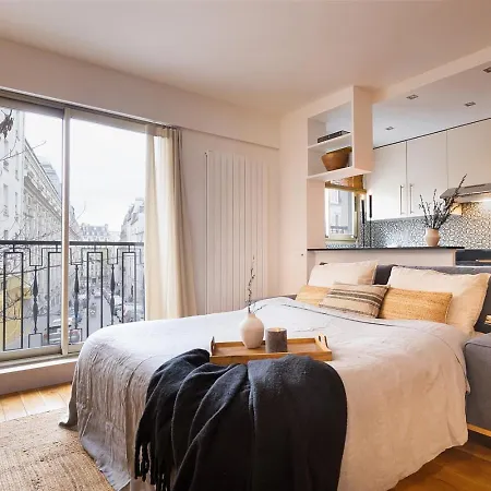 Angles - 1 A Montmartre * Paris