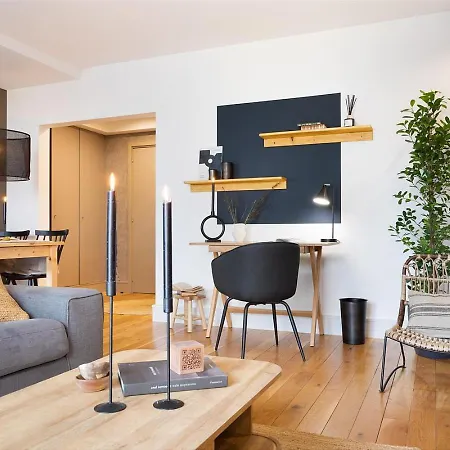 Angles - 1 A Montmartre *